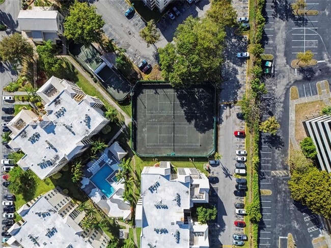 Building Photo - 8120 Geneva Ct