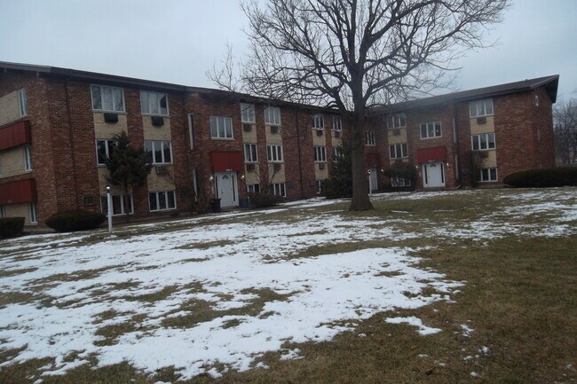 Building Photo - 9912 W 58th St