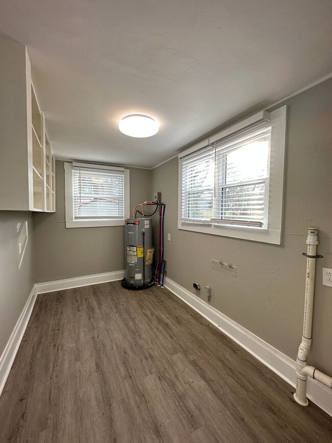 Building Photo - Newly Renovated Charming Home for Rent in South Hill