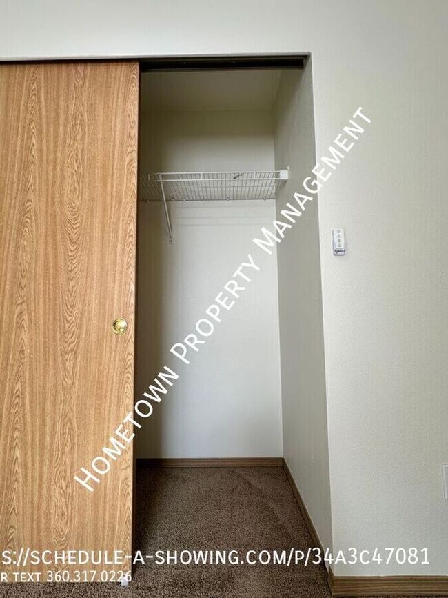 Building Photo - 6763 Steamer Dr SE