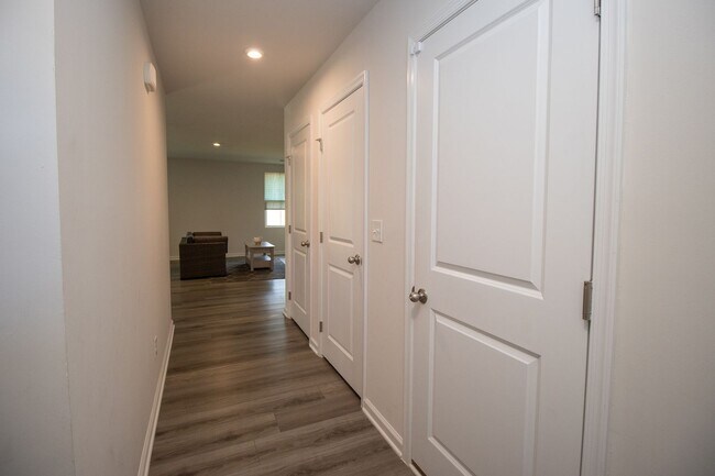 Building Photo - 342 Saskatoon Dr
