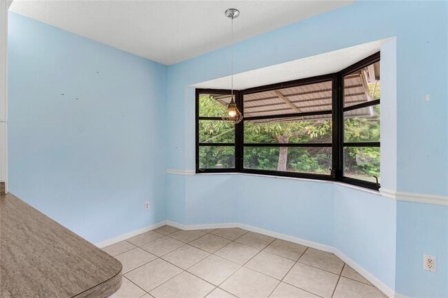 Building Photo - 2041 SE Floresta Dr