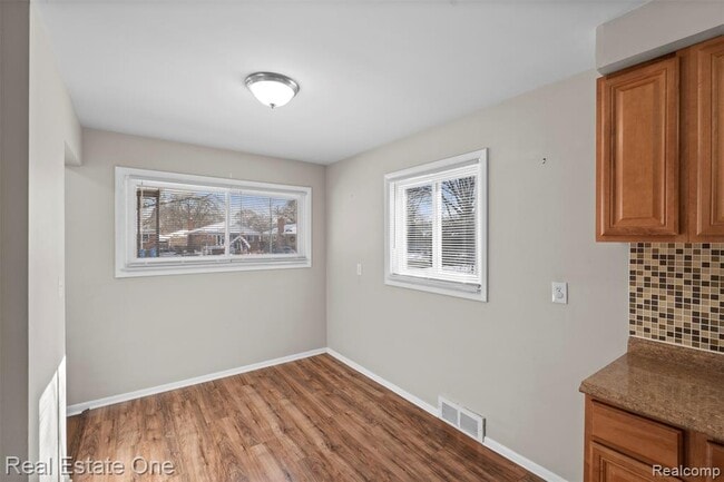 Building Photo - 4114 Lincoln Blvd