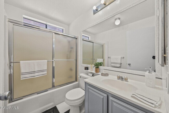 Building Photo - 1858 Park Cir Dr