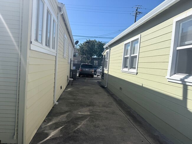 Building Photo - 9008 A St