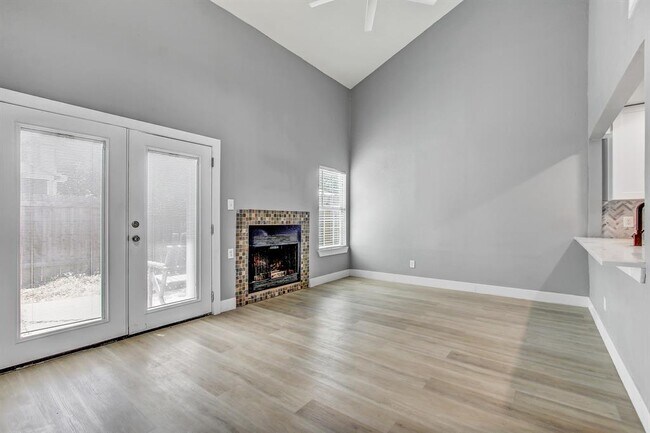 Building Photo - 1010 W Rundberg Ln