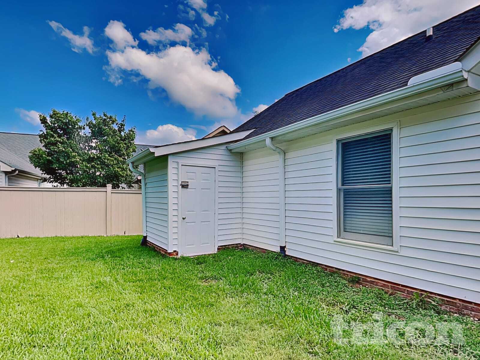 Building Photo - 113 Cobblestone Cir