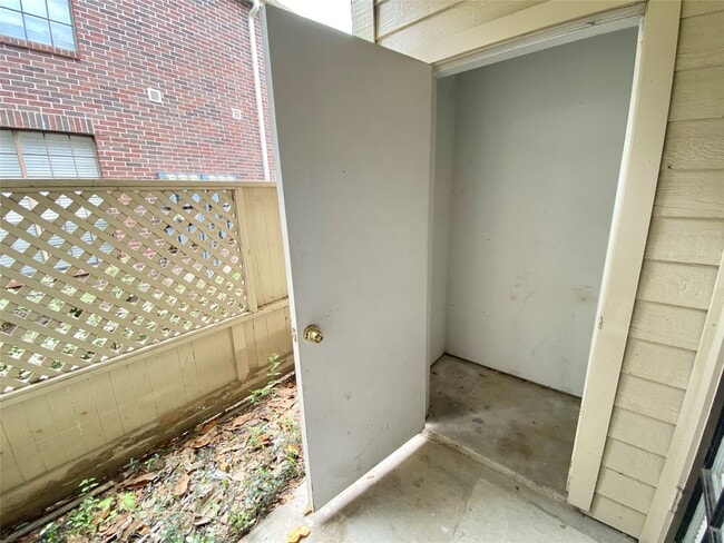 Building Photo - 2121 El Paseo St