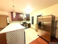 Building Photo - 7 Elm St