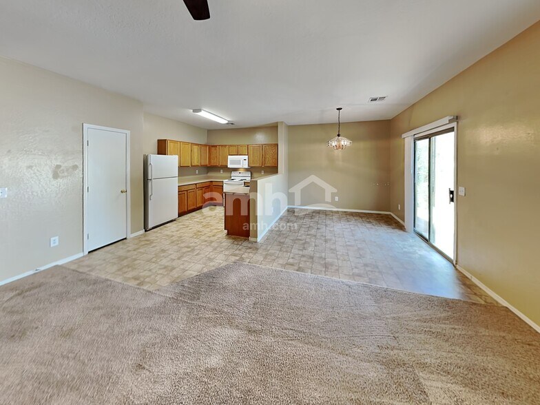 Building Photo - 2142 E Friesian Dr