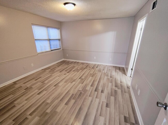Building Photo - 6439 Kirby Trees Dr