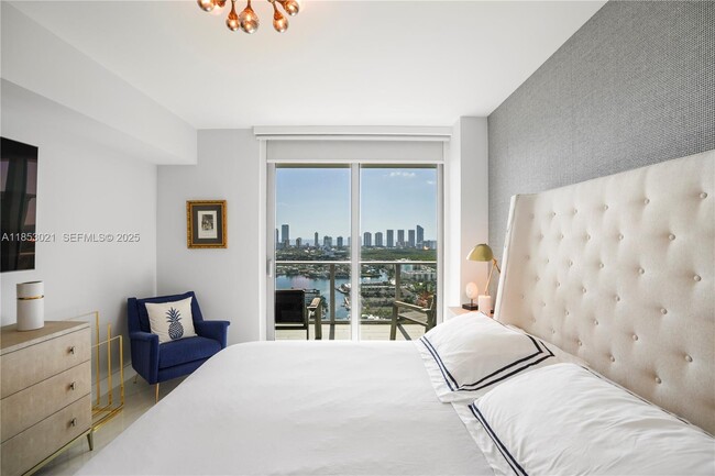 Building Photo - 16385 Biscayne Blvd