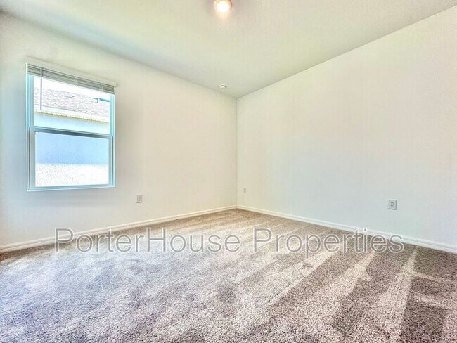 Building Photo - 4847 Sunflower St
