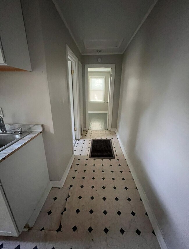 Building Photo - 1591 Locust St