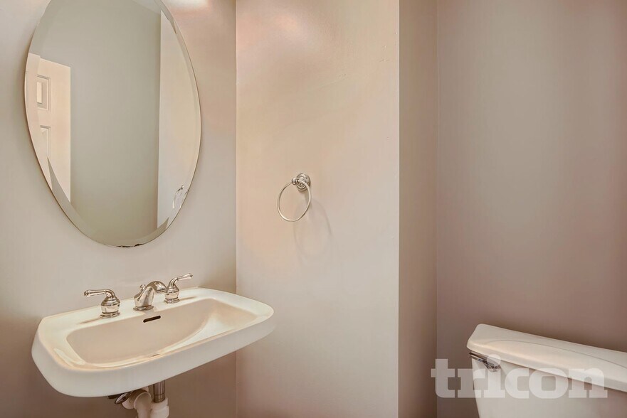 Building Photo - 12722 Golden Sun Ct