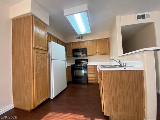 Building Photo - 3152 Tarpon