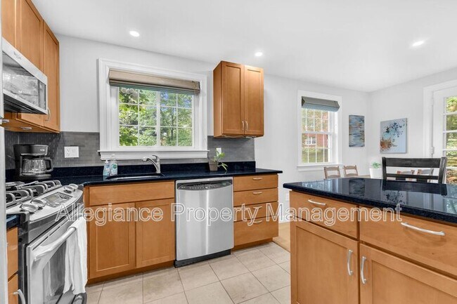 Building Photo - 1618 Fitzgerald Ln