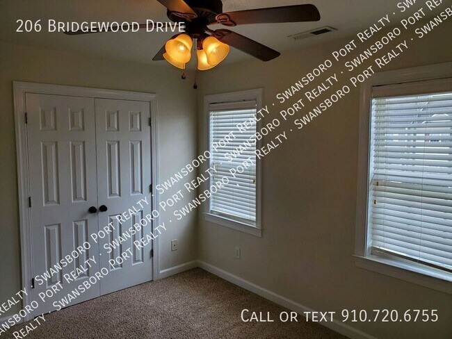 Building Photo - 206 Bridgewood Dr