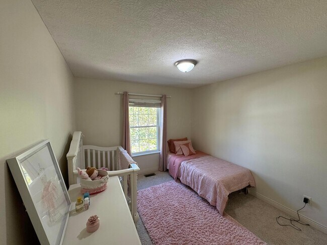 Building Photo - 5985 Inslee Rd