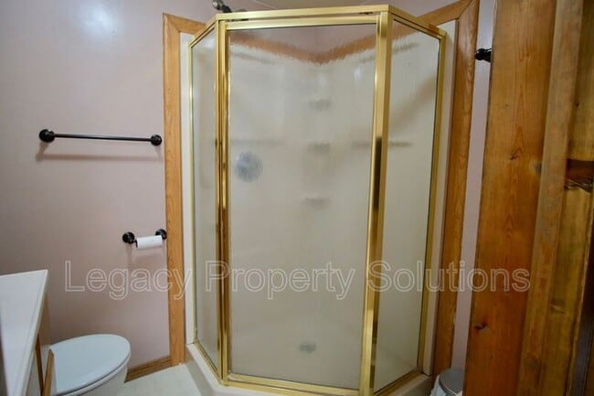 Building Photo - 609 N 13th St