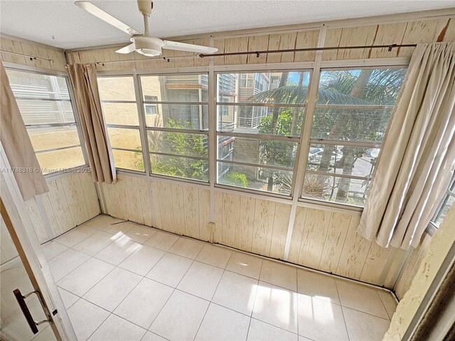Building Photo - 410 NW 68th Ave