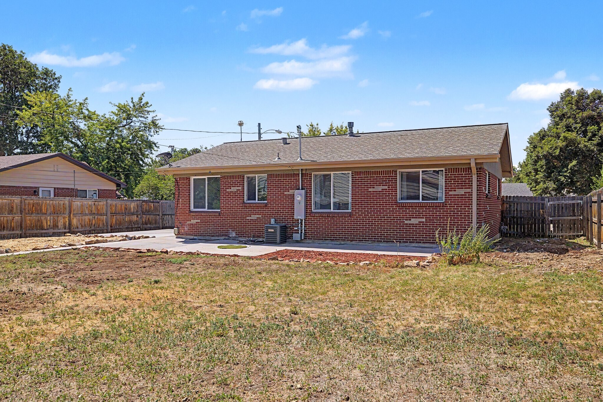 Building Photo - 6675 W Arizona Ave