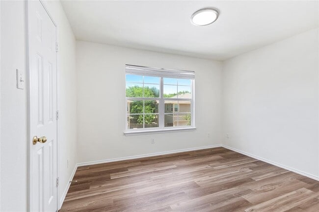 Building Photo - 14416 Lewis Carroll Ln