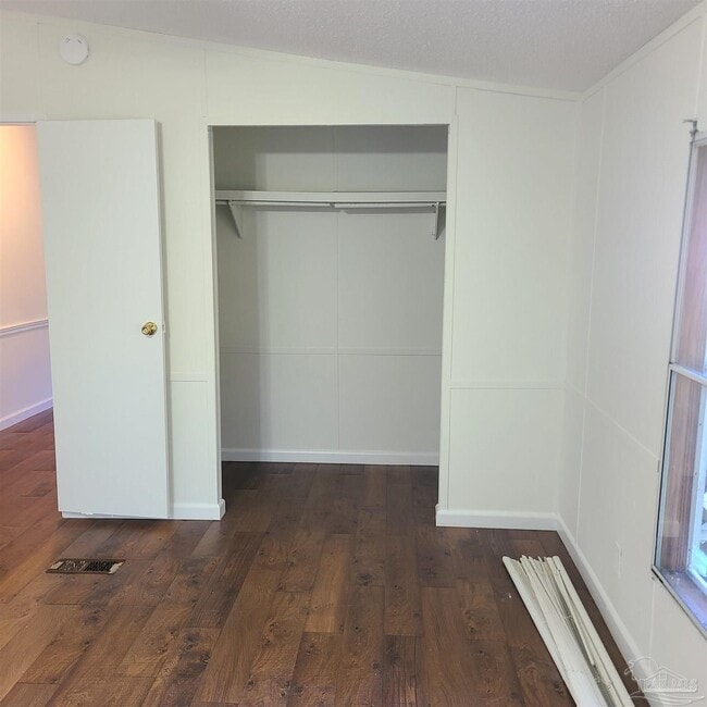 Building Photo - 1111 Mills Ave