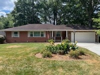 Building Photo - 2358 Clearwater Dr SE