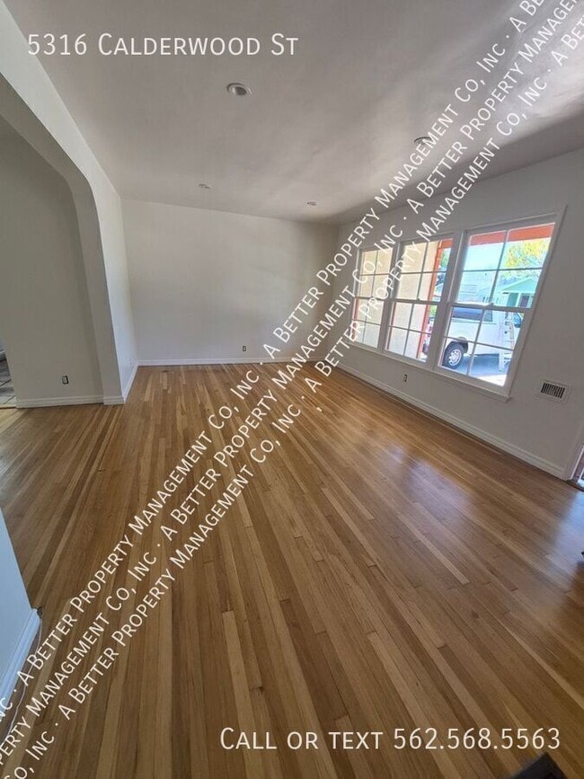 Building Photo - 5316 E Calderwood St