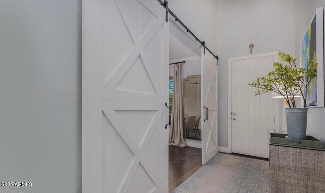 Building Photo - 947 W Kaibab Dr