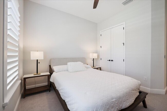 Building Photo - Luxury Home w/ Pool, Outdoor Kitchen, Car Lift, & Water View In Parrish!