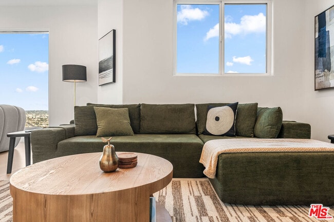 Building Photo - 8425 Hillside Ave