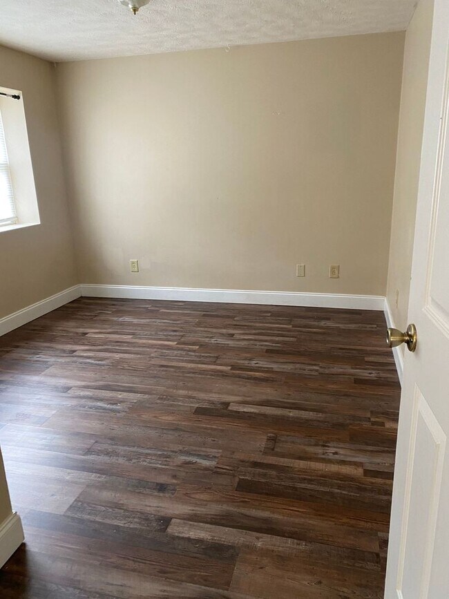 Building Photo - 413 N Church # 2