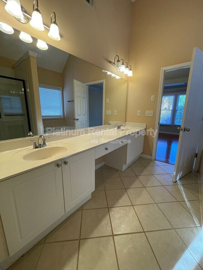 Building Photo - 2126 Malden Hill Dr