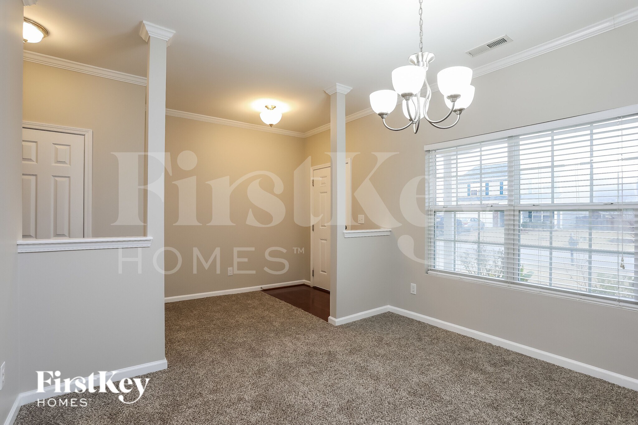 Building Photo - 5921 Sandpiper Farm Ln