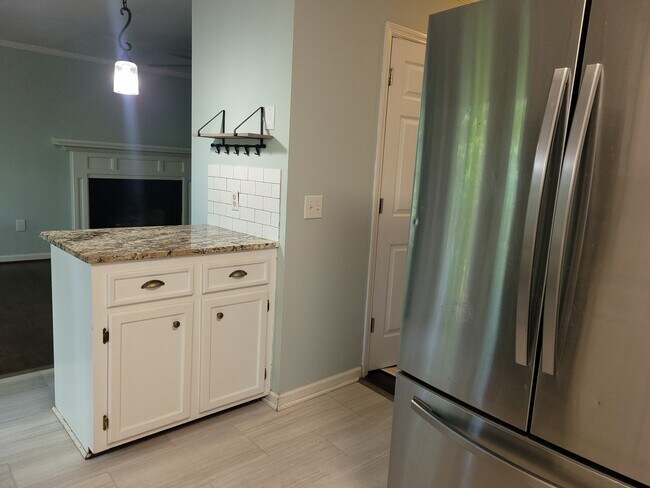 Building Photo - 116 Fox Chase