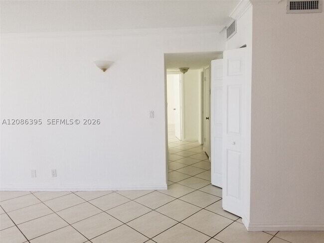 Building Photo - 16740 NE 9th Ave