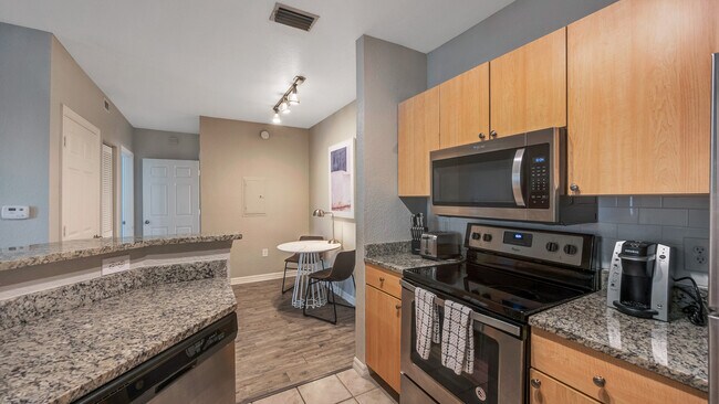 Building Photo - 3751 Pine Ridge Blvd