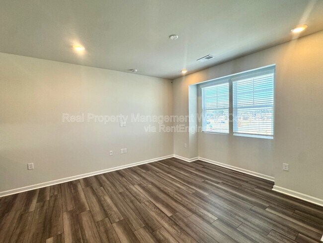 Building Photo - 2727 Chert Ln