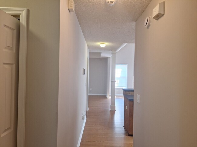 Building Photo - MOVE IN SPECIAL - $200 OFF THE TWO FULL MO...