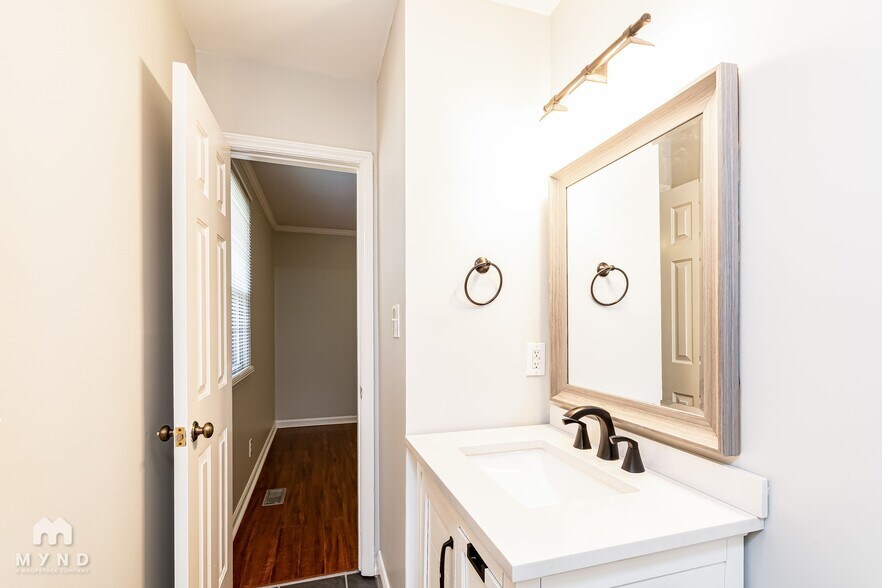 Building Photo - 1310 Worland Dr