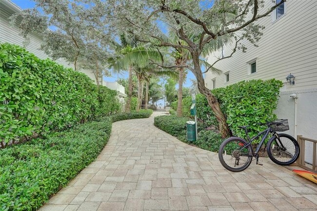 Building Photo - 3406 Robbins Rd