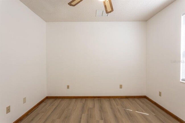 Building Photo - 14180 Hampton Falls Dr N