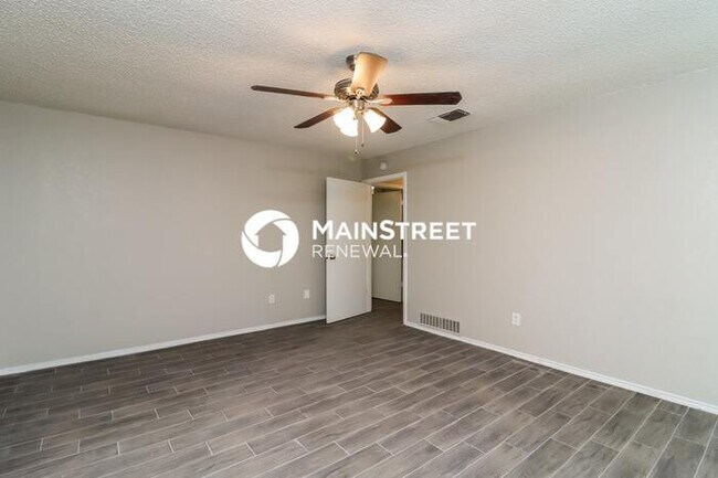 Building Photo - 4 Bedroom Pet-Friendly Home in North Richl...