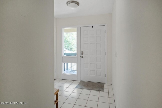 Building Photo - 8012 Hollyridge Rd