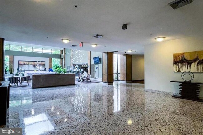 Building Photo - 3709 S George Mason Dr