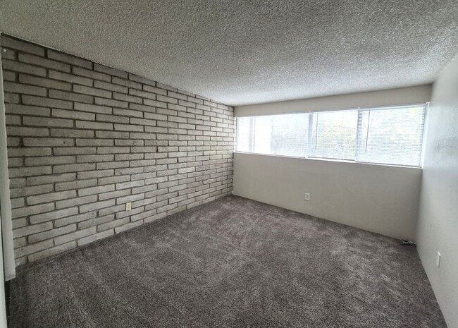 Building Photo - 5701 E Glenn St