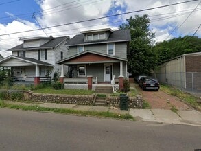 Building Photo - 1307 Cherry Ave NE