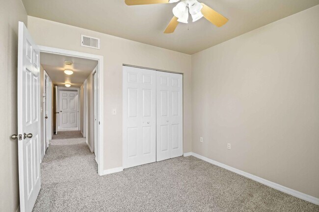 Building Photo - 1020 Villagio Cir